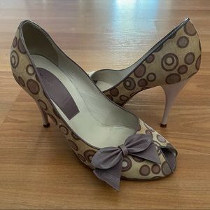 Mark Jacob Bow Peep Pump
